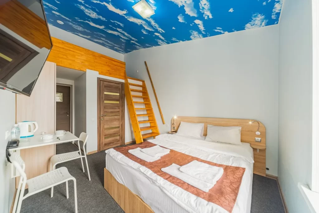 Гостиничный комплекс Eagle House Inn