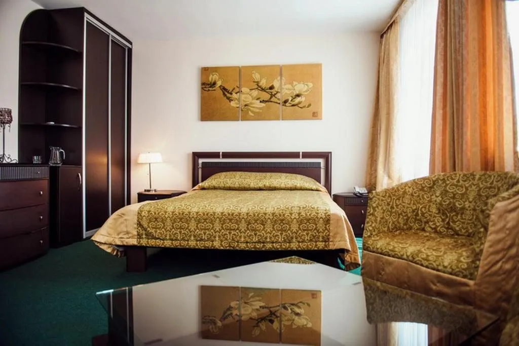 Отель Приморье