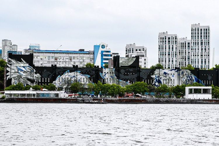 Мурал «На Восток»